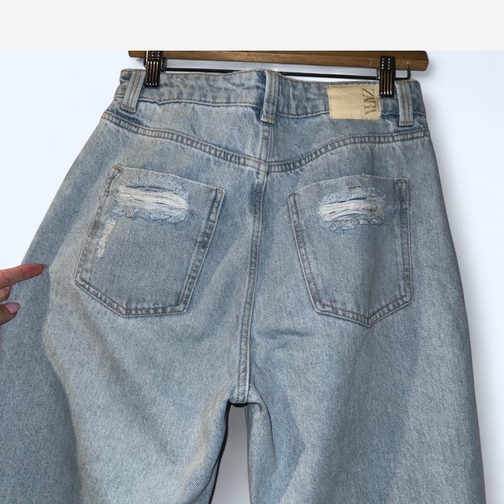 Zara High Rise Light Blue Jeans - Picture 4 of 5